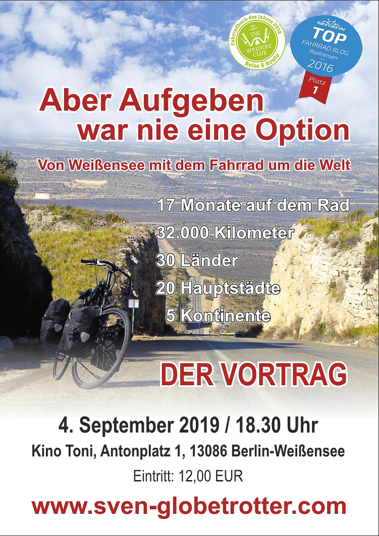 Plakat zum Vortrag: Aber Aufgeben war nie eine Option. Von Weißensee mit dem Fahrrad um die Welt. Im Hintergrund eine Straße in den USA, im Vordergrund Svens Reiserad.